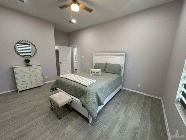 10 Cassandra St