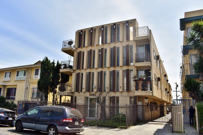 Photo - 5452 Sierra Vista Ave