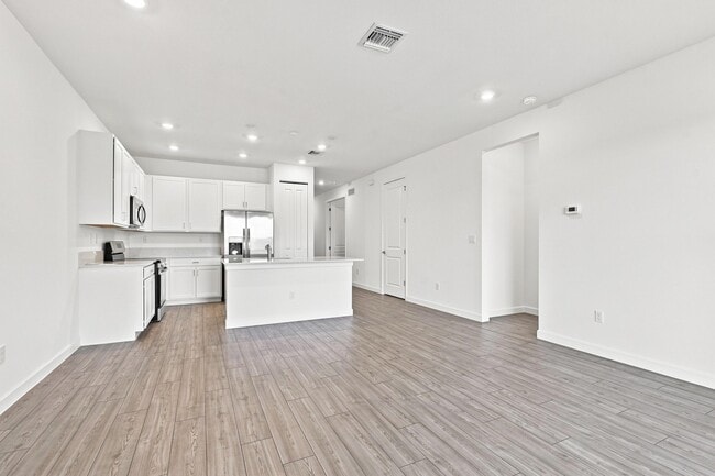 Photo - 3718 Harborside Ave