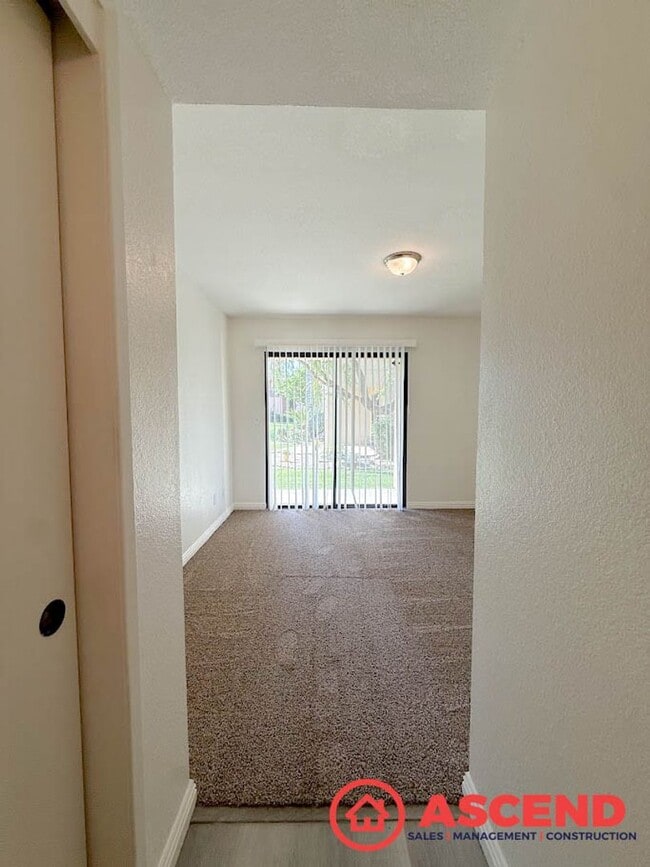Photo - Move-In Special for Memorial Day! Deposit Gets You In — Hurry, Offer Ends 5/19