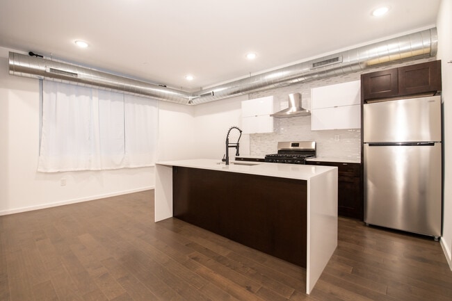 Photo - 638 Diamond St Unit 2