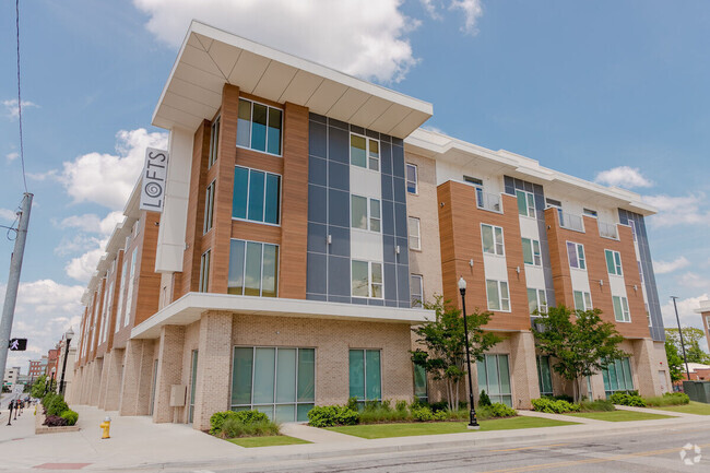 Building Photo - Lofts At Capricorn