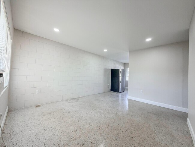 Photo - 703 N 25th St