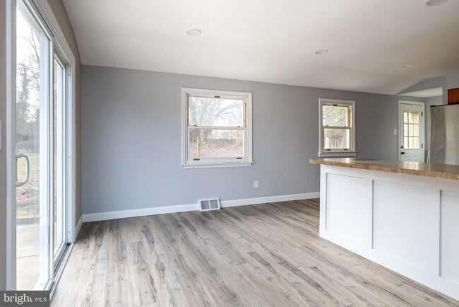 Photo - 130 Pulaski Ave