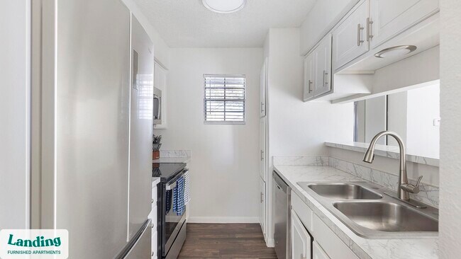 Photo - 1408 Teasley Ln Unidad 2021