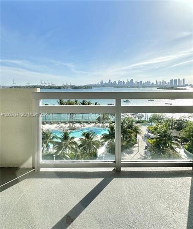 Building Photo - 1500 Bay Rd Unit 1500 Bay Rd # 820S