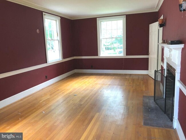 Photo - 4843 Butterworth Pl NW