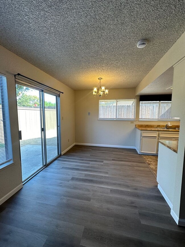 Photo - COL370 Unit 1