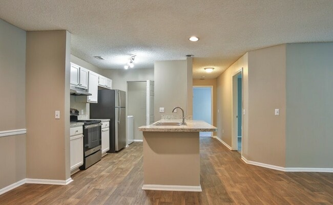 Building Photo - 322 Caledon Ct Unit 322