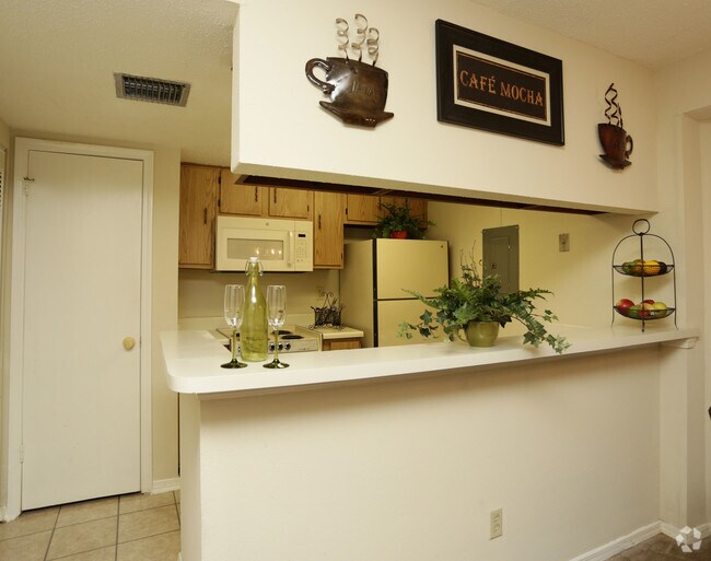 Woodlake Apartments For Rent in Kenner, LA