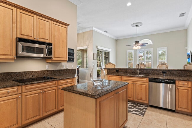 Photo - 801 SW Classico Ct