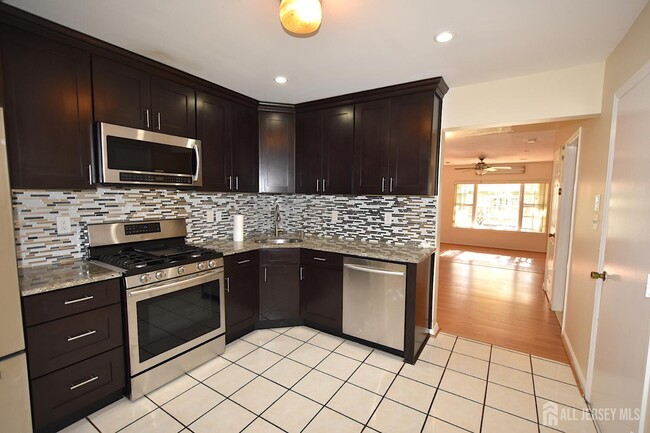 Photo - 56 Sassafras Ct