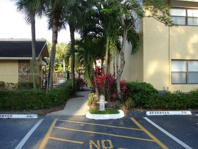 Photo - 2997 Riverside Dr Unit 212