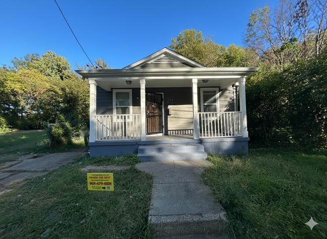 Building Photo - 1348 Austin St