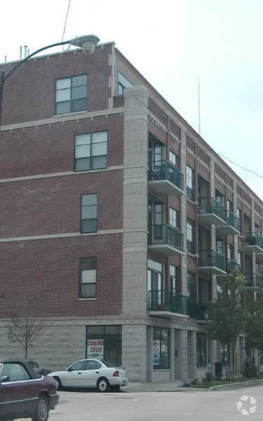 Photo - 845 W Monroe St