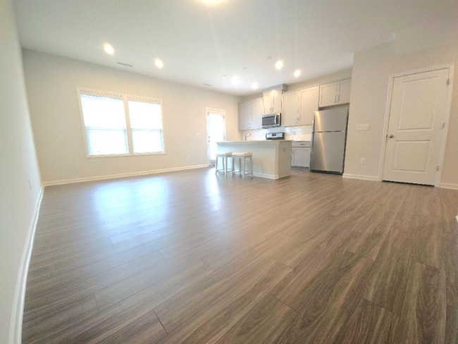 Photo - 804 Oak Center Dr