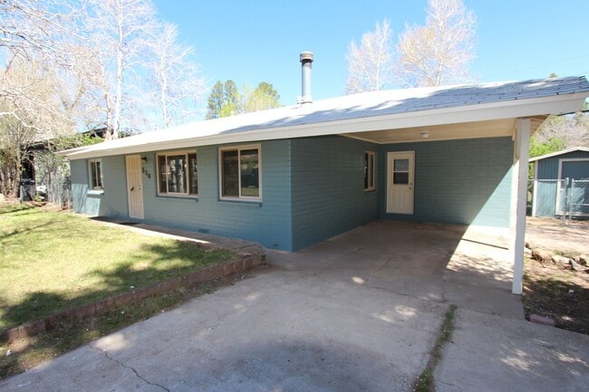 AVAILABLE NOW! Charming Single-Story Home ... - AVAILABLE NOW! Charming Single-Story Home ...