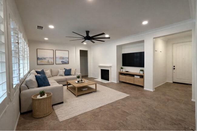 Building Photo - 16080 Begonia Ave