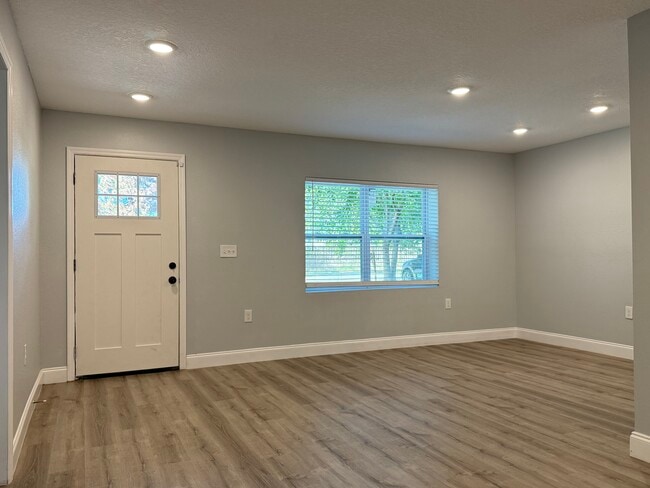 Photo - 5032 Welborn Rd