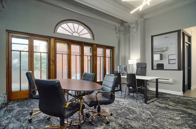 Photo - The Commodore