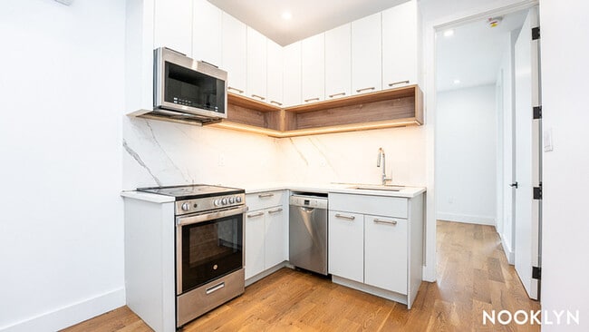 Building Photo - 122 29th St Rental