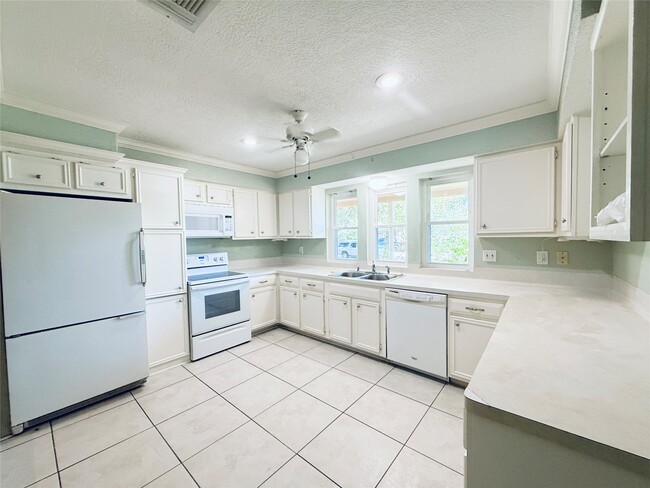Photo - 16439 Hickory Knoll Dr
