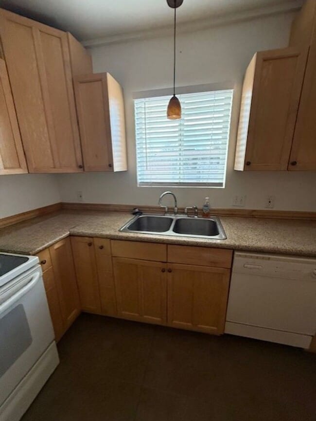 Photo - 2 Bedroom 2 Bath Contact Property Pros Pro...