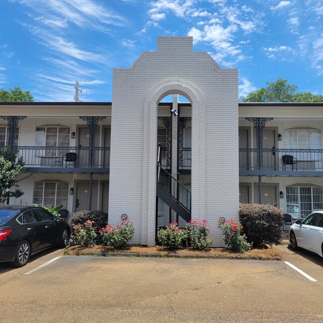 Quarter Inn Apartments