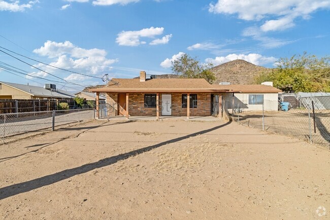 Building Photo - 1508 W Sahuaro Dr Rental