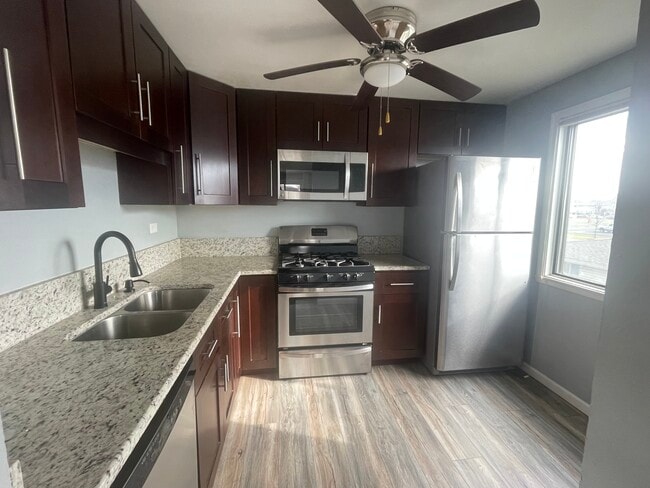 Photo - 225 Barcliffe Ln