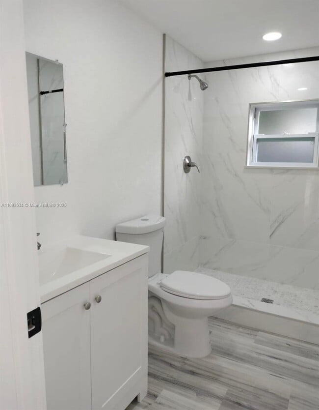 Photo - 1062 NW 25th St