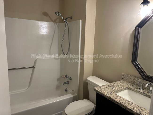 Photo - 1045 Vineyard Rd Unidad A