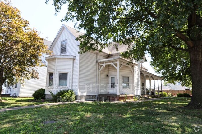 Building Photo - 2128 W Illinois St Unit C Rental