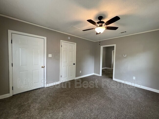 Photo - 877 N Holmes St