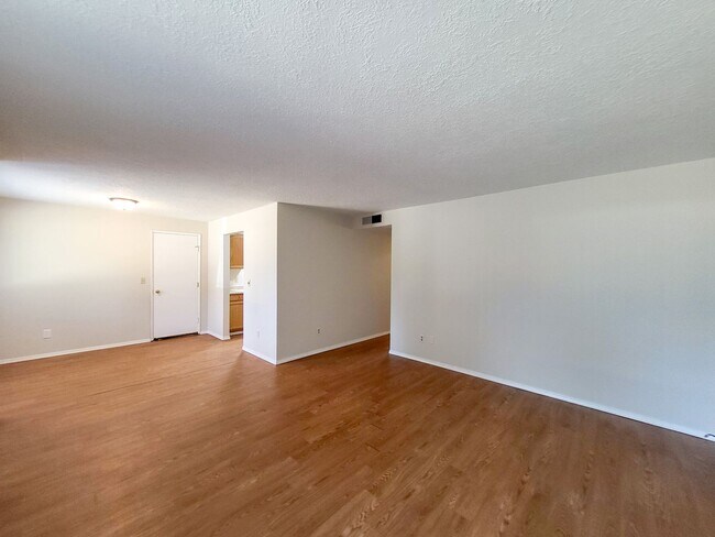 Photo - 20TH6810-20 Unit 6820