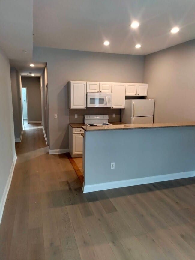 Building Photo - 42 Imlay St Unit A