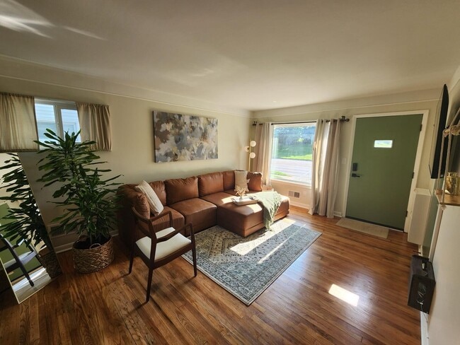 Photo - 2464 Greenfield Rd