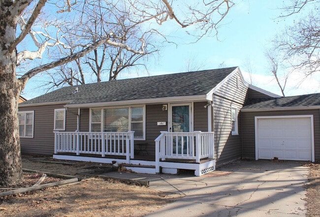 Photo - 725 W 22nd Ave