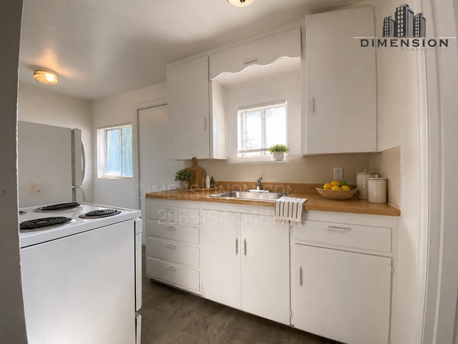 Skyway Apartments