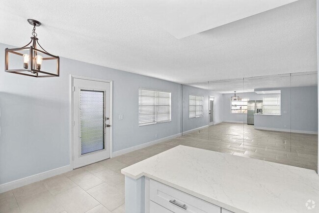 Building Photo - 221 Normandy Ln Unit 221 Rental