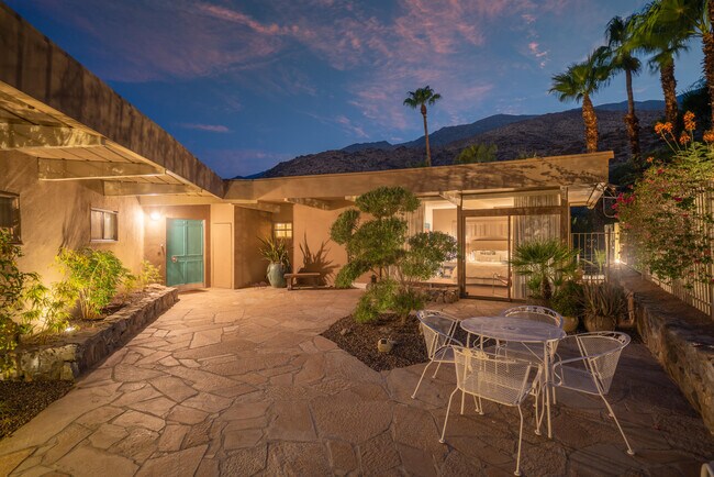 17 Cahuilla Hills Dr