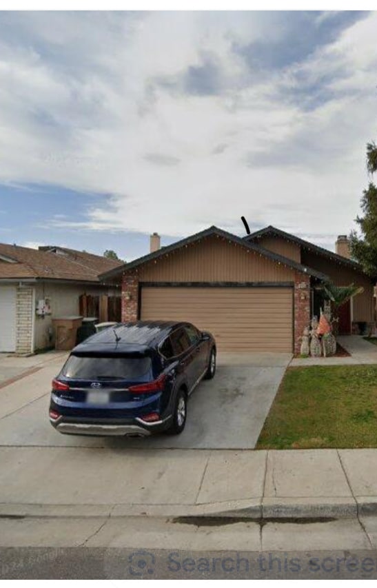 Corner lot - 3903 Millay Way House