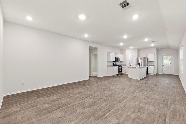 Photo - 280 Granary Dr