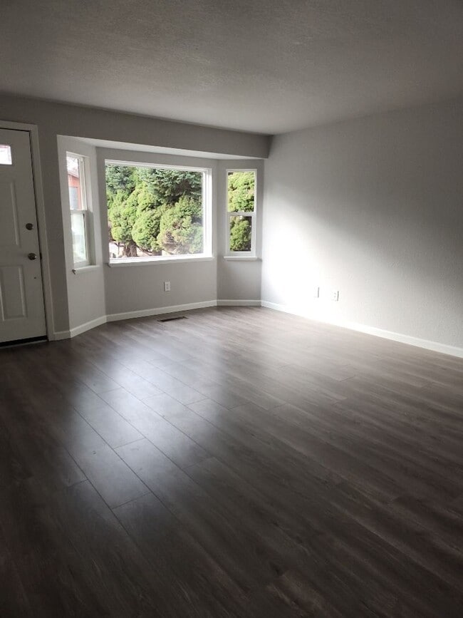 Photo - Modern 3 Bedroom Home with Spacious Backyard