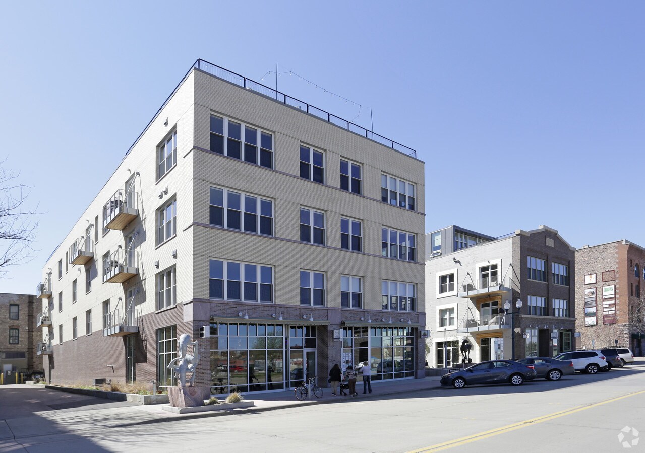 Jones 421 - Jones 421 Apartments