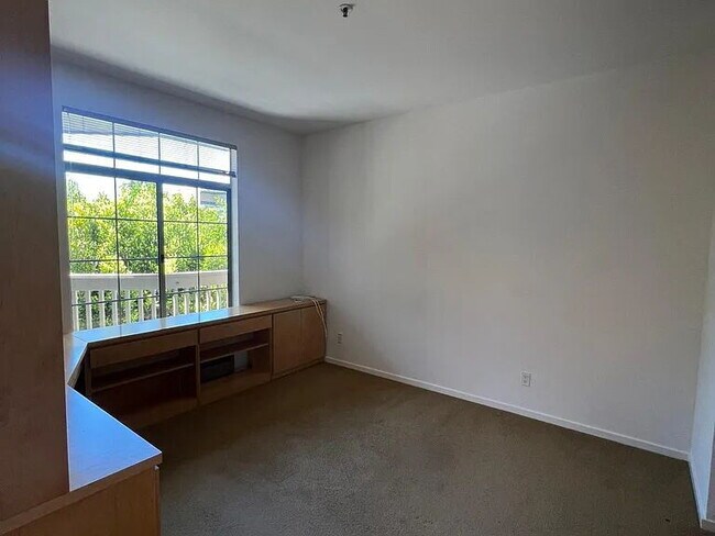 Photo - "Charming 1-Bedroom Retreat in Prime San Francisco Location – 730 Sq Ft of Comfort!"