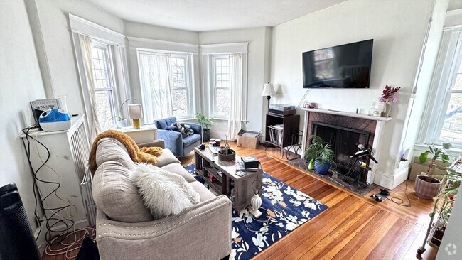 Building Photo - 514 Harvard St Unit 3A Rental