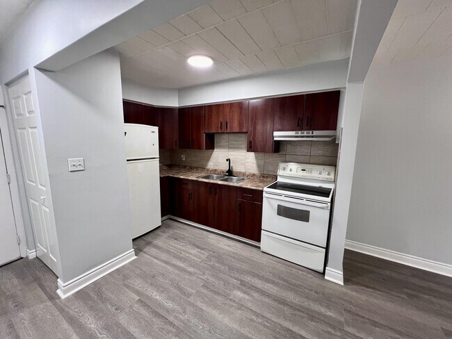 Photo - 471 Tecumseh Rd W Unité 101