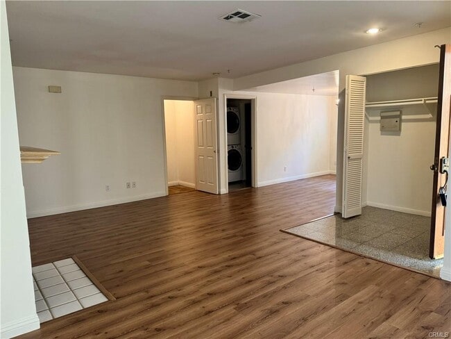 Photo - 451 S Oakland Ave Unidad 8