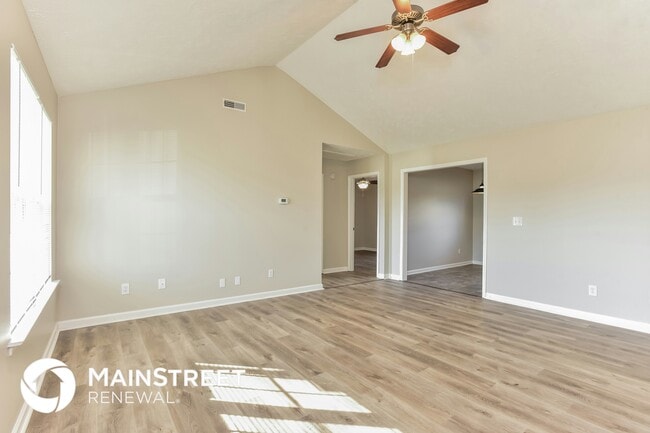 Photo - 220 Highland Oaks Dr